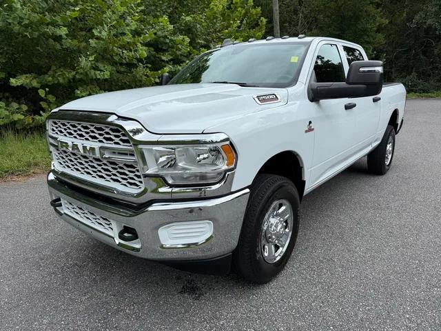 2024 RAM 2500 Tradesman Crew Cab 4x4 64 Box