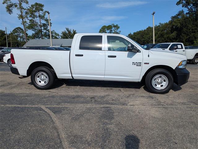 2022 RAM 1500 Classic Tradesman Crew Cab 4x2 64 Box