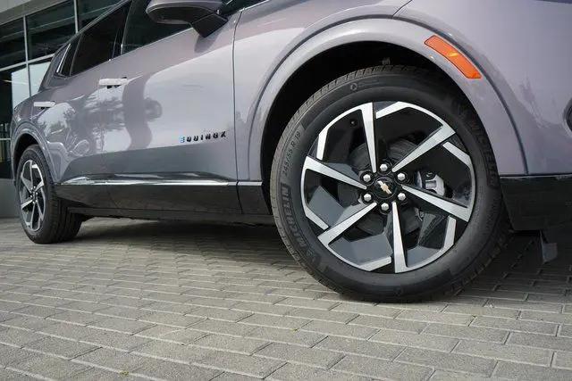 2025 Chevrolet Equinox LT 2
