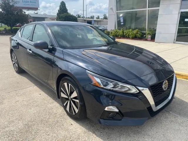 2022 Nissan Altima SL FWD