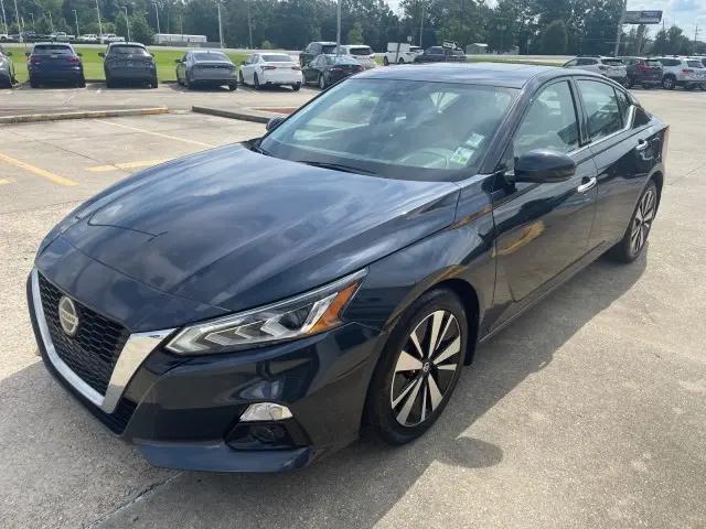 2022 Nissan Altima SL FWD