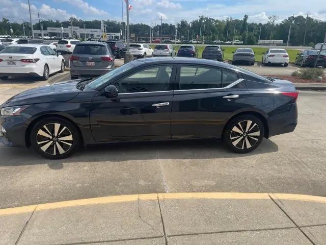 2022 Nissan Altima SL FWD