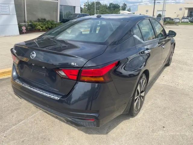 2022 Nissan Altima SL FWD