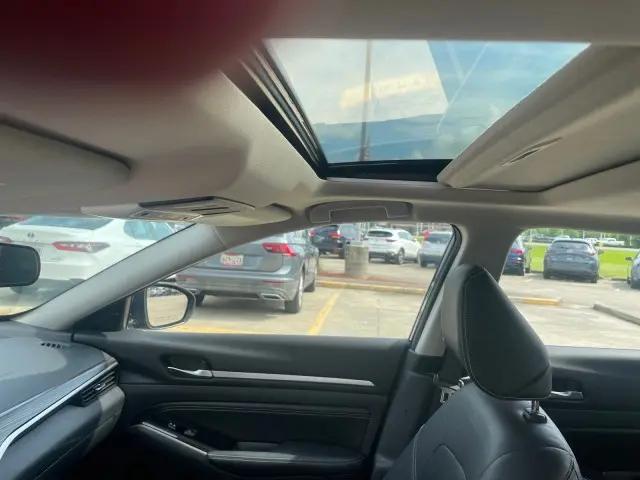2022 Nissan Altima SL FWD