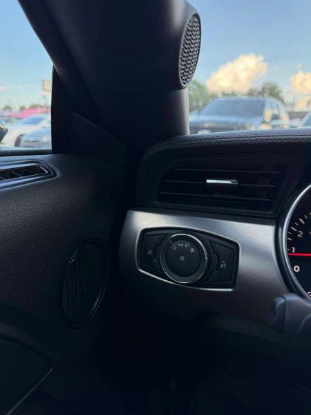 2022 Ford Mustang EcoBoost Premium Fastback