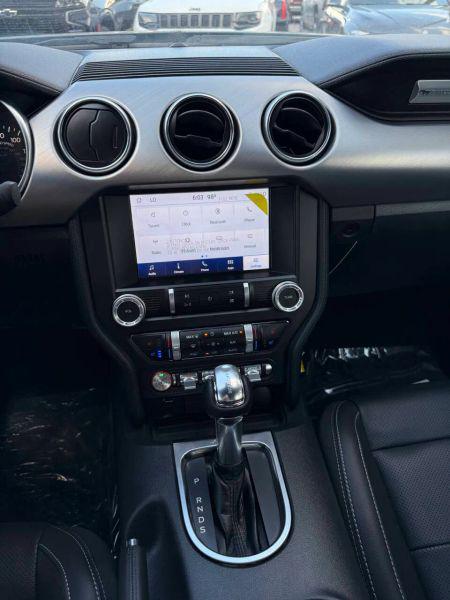 2022 Ford Mustang EcoBoost Premium Fastback