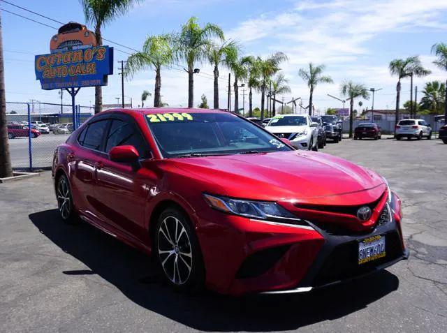2020 Toyota Camry SE