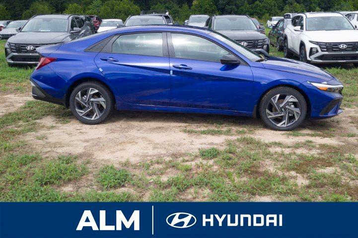2025 Hyundai Elantra SEL Sport photo 2