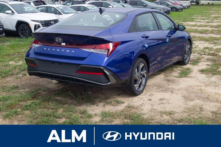 2025 Hyundai Elantra SEL Sport photo 3
