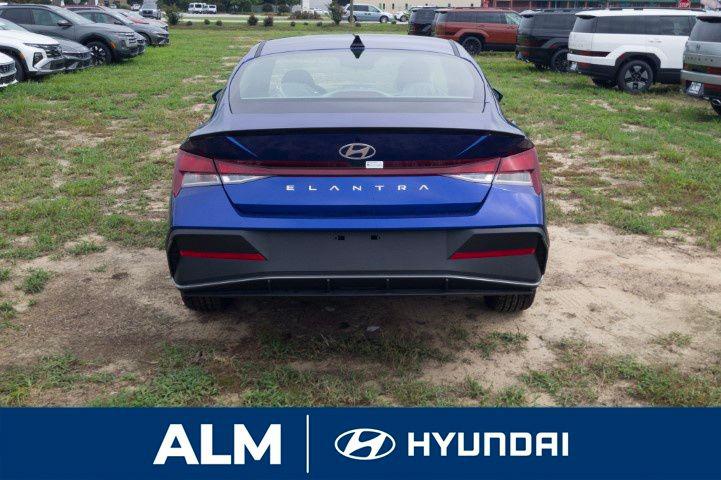 2025 Hyundai Elantra SEL Sport photo 4