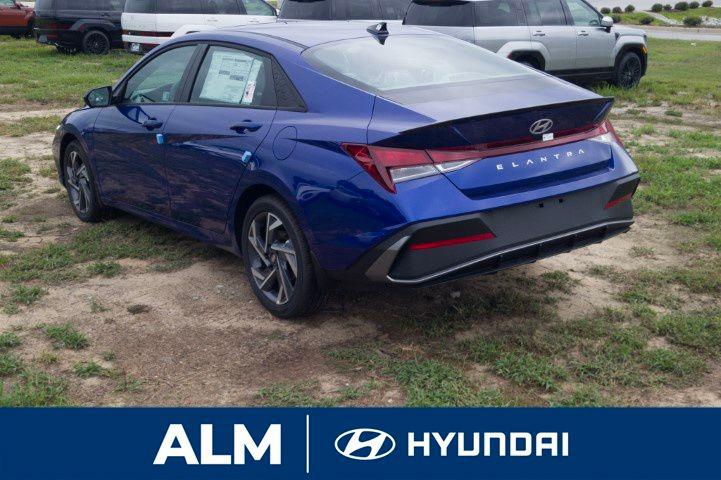 2025 Hyundai Elantra SEL Sport photo 5
