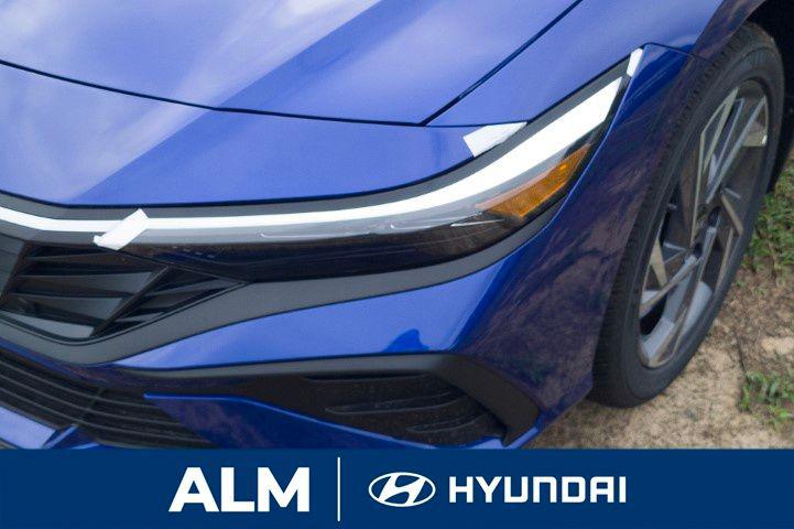 2025 Hyundai Elantra SEL Sport photo 7