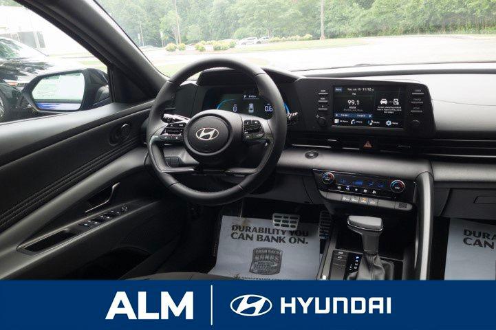 2025 Hyundai Elantra SEL Sport photo 15