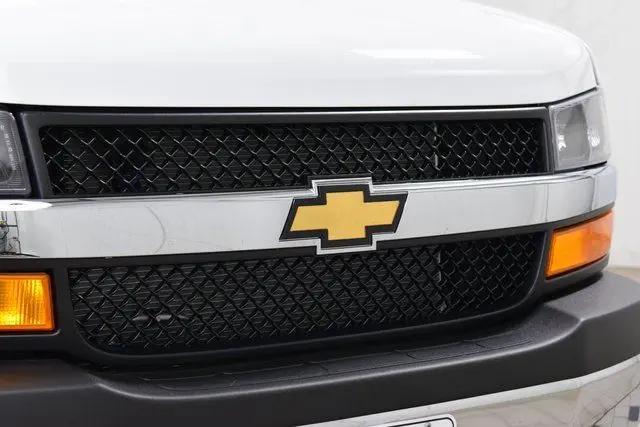 2025 Chevrolet Express Cutaway 4500 Van