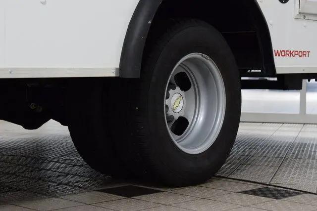 2025 Chevrolet Express Cutaway 4500 Van