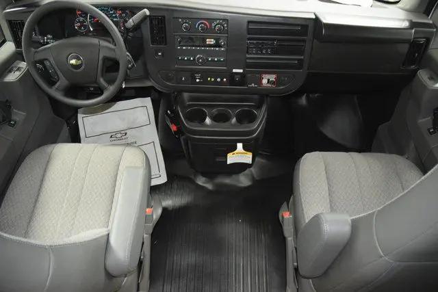 2025 Chevrolet Express Cutaway 4500 Van