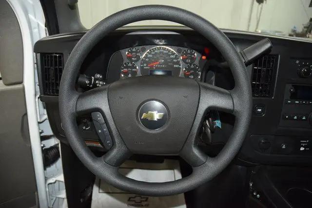 2025 Chevrolet Express Cutaway 4500 Van