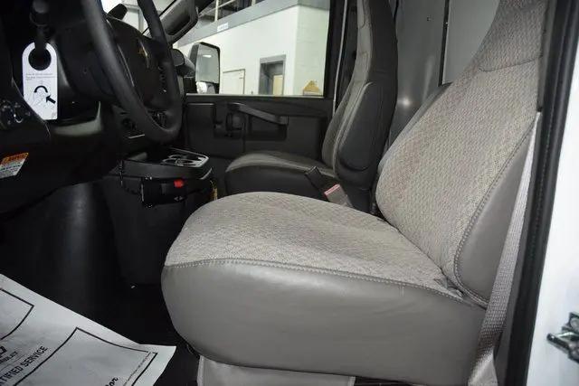 2025 Chevrolet Express Cutaway 4500 Van