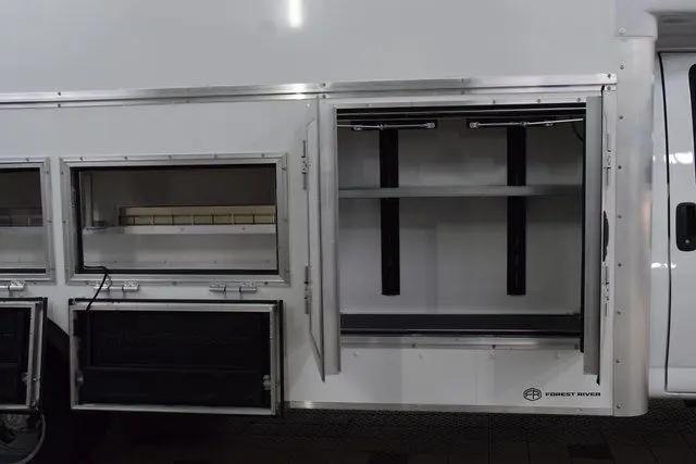 2025 Chevrolet Express Cutaway 4500 Van
