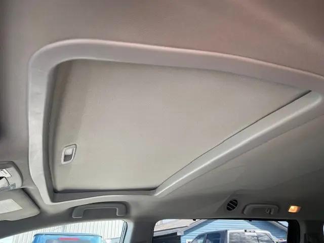 2017 Toyota Sienna SE 8 Passenger
