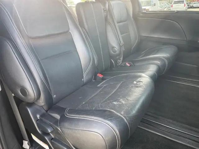 2017 Toyota Sienna SE 8 Passenger