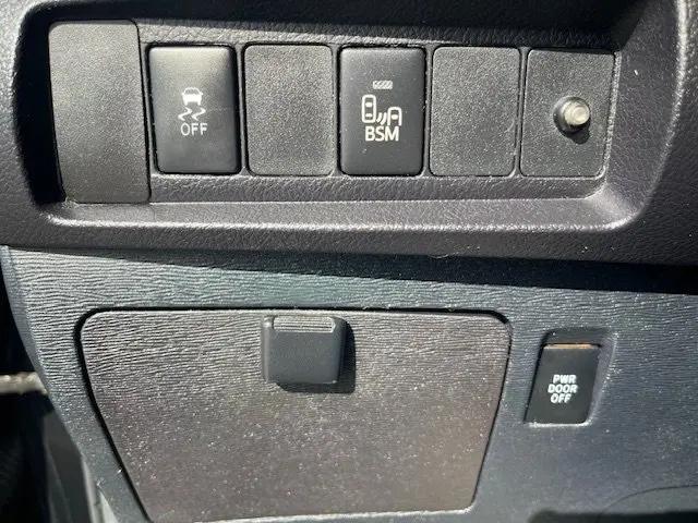 2017 Toyota Sienna SE 8 Passenger