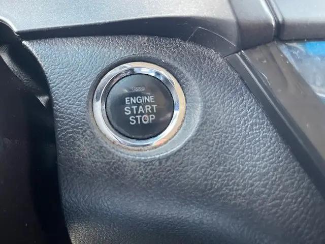 2017 Toyota Sienna SE 8 Passenger