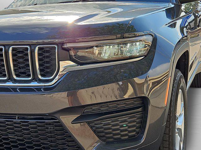 2025 Jeep Grand Cherokee Laredo X 4x4