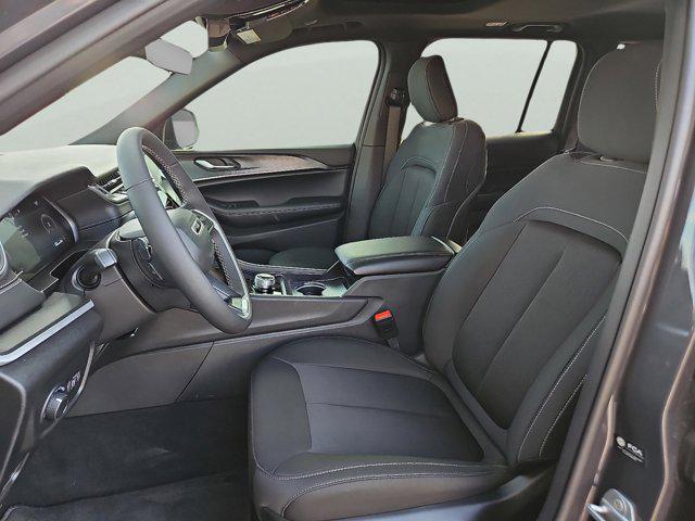 2025 Jeep Grand Cherokee Laredo X 4x4