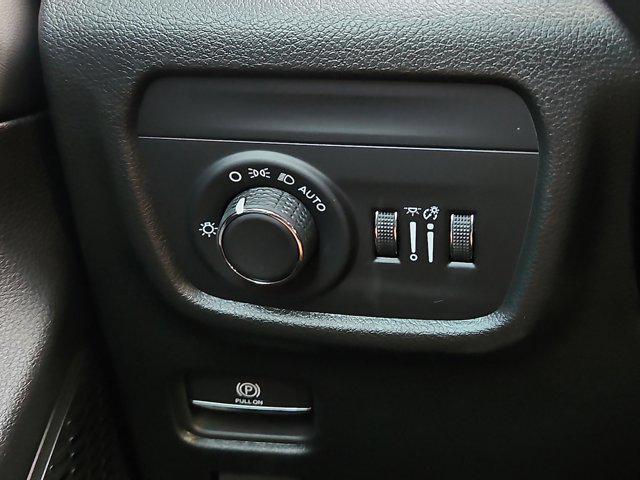 2025 Jeep Grand Cherokee Laredo X 4x4