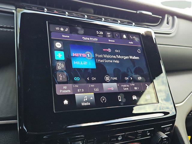 2025 Jeep Grand Cherokee Laredo X 4x4