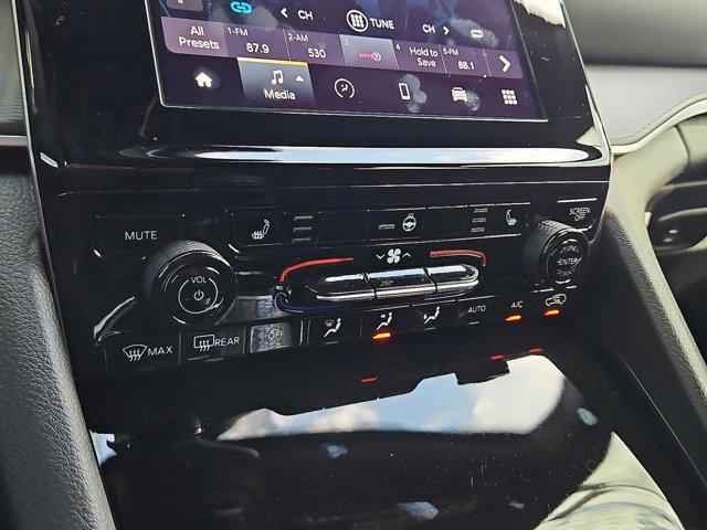 2025 Jeep Grand Cherokee Laredo X 4x4
