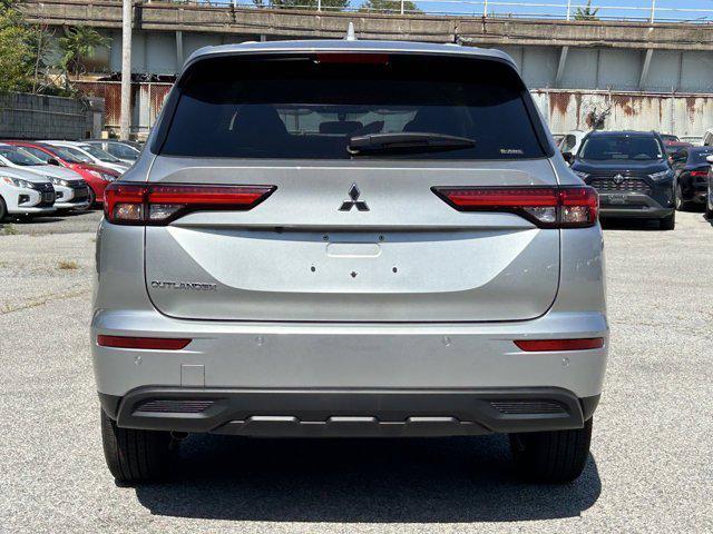 2024 Mitsubishi Outlander ES 2.5 S-AWC