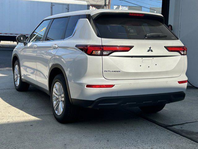 2024 Mitsubishi Outlander ES 2.5 S-AWC