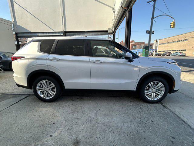 2024 Mitsubishi Outlander ES 2.5 S-AWC