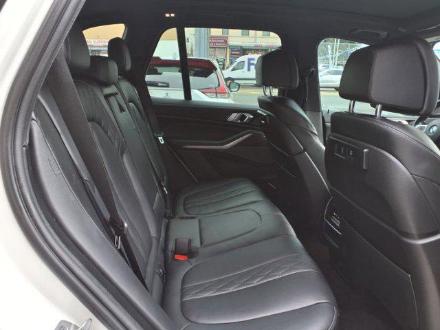 2022 BMW X5 M50i