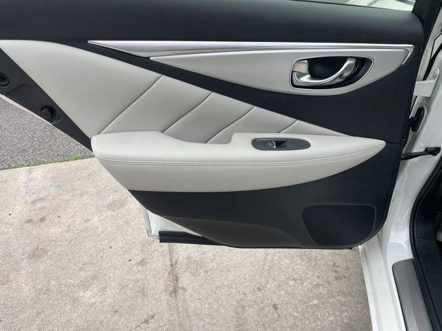 2022 INFINITI Q50 LUXE