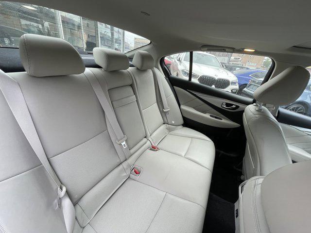 2022 INFINITI Q50 LUXE