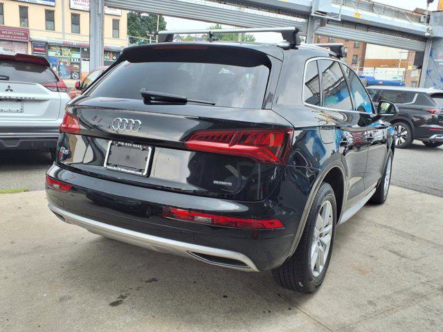 2020 Audi Q5 Titanium Premium 45 TFSI quattro S tronic