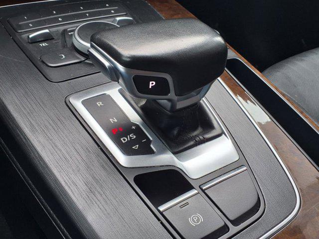 2020 Audi Q5 Titanium Premium 45 TFSI quattro S tronic
