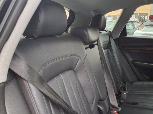 2020 Audi Q5 Titanium Premium 45 TFSI quattro S tronic