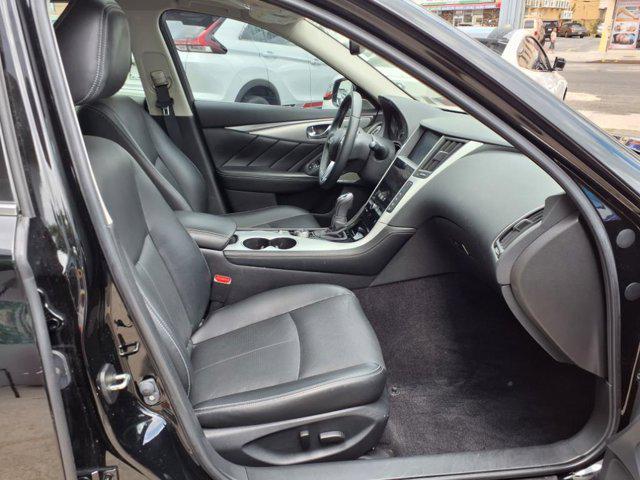 2023 INFINITI Q50 LUXE