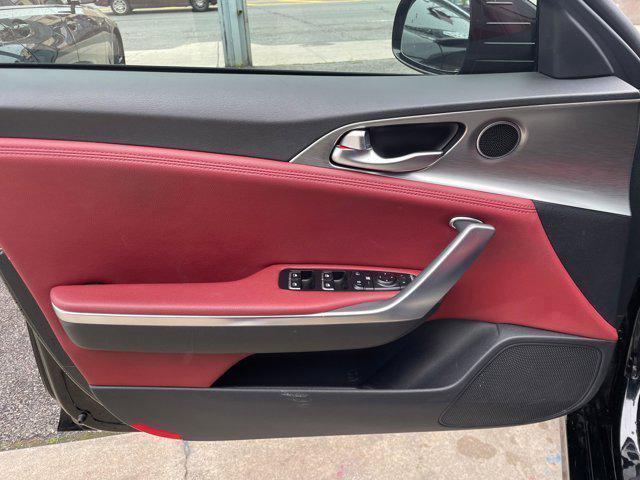 2022 Kia Stinger GT1