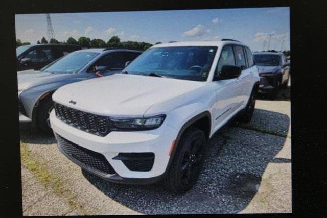 2022 Jeep Grand Cherokee Altitude 4x4