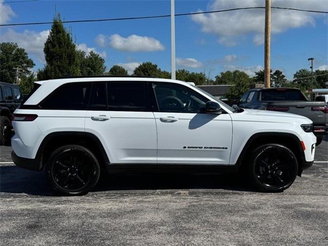 2022 Jeep Grand Cherokee Altitude 4x4