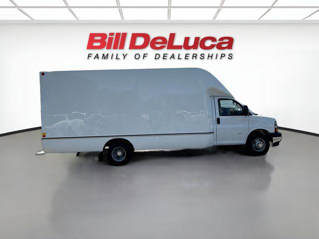 2025 Chevrolet Express Cutaway Work Van