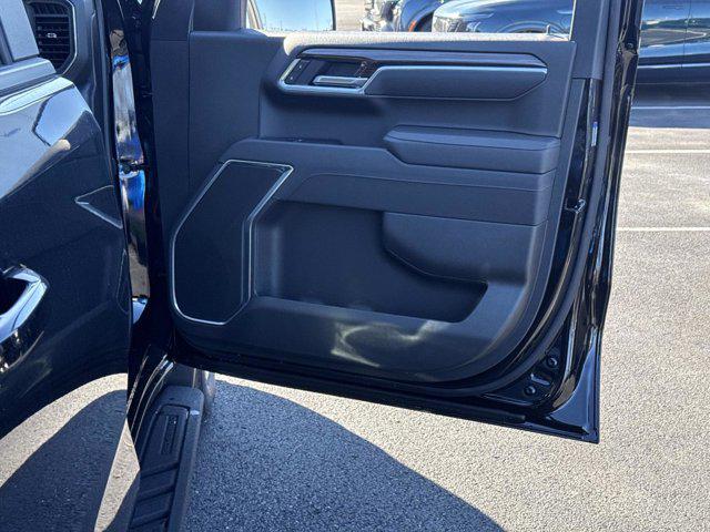 2026 Chevrolet Silverado 1500 4WD Double Cab Standard Bed LT with 2FT
