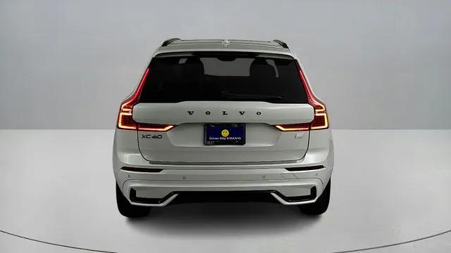 2024 Volvo XC60 Recharge T8 Plus Dark Theme