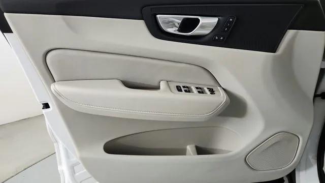 2024 Volvo XC60 Recharge T8 Plus Dark Theme