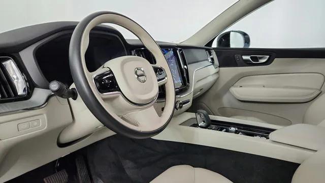 2024 Volvo XC60 Recharge T8 Plus Dark Theme